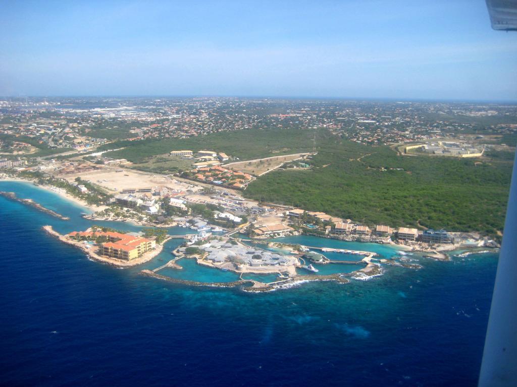 Ocean Sky Apartments Willemstad Luaran gambar