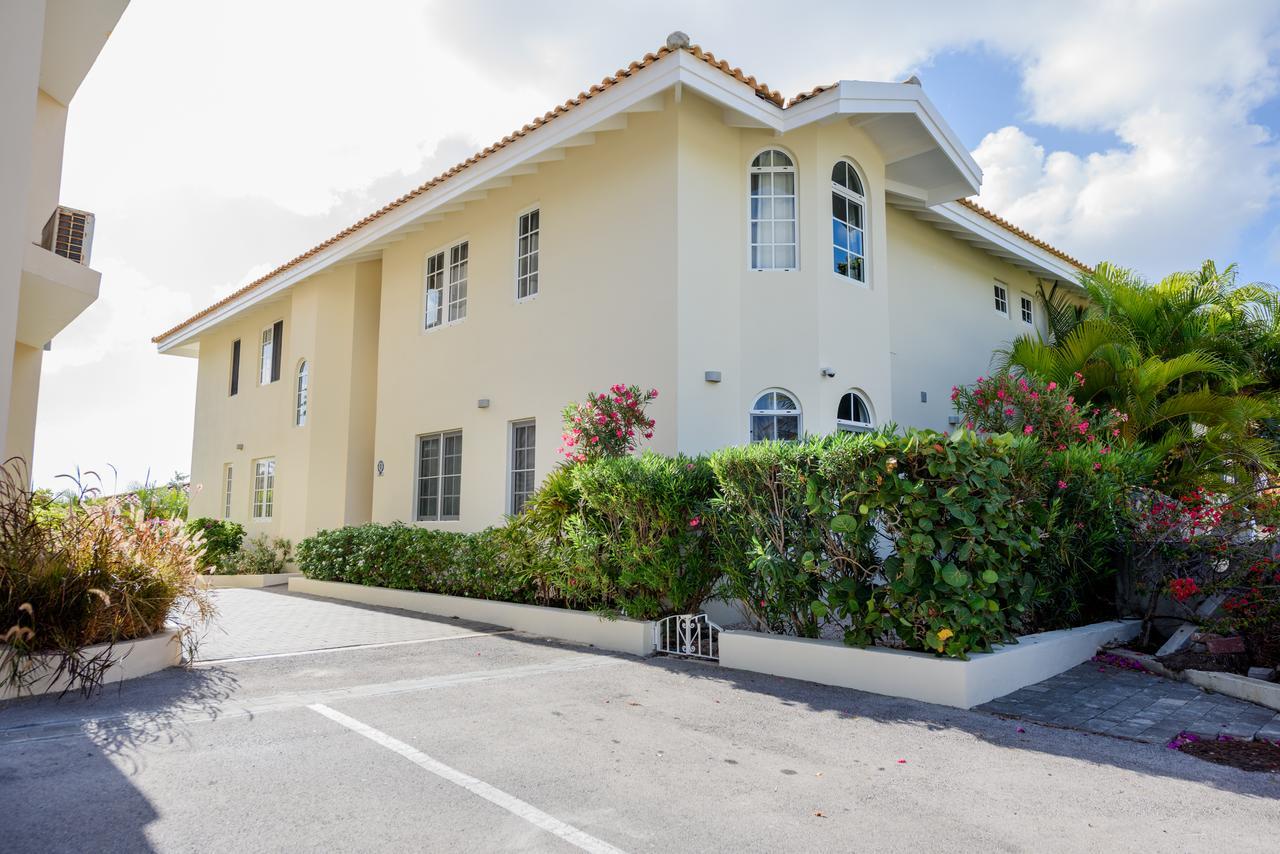 Ocean Sky Apartments Willemstad Luaran gambar