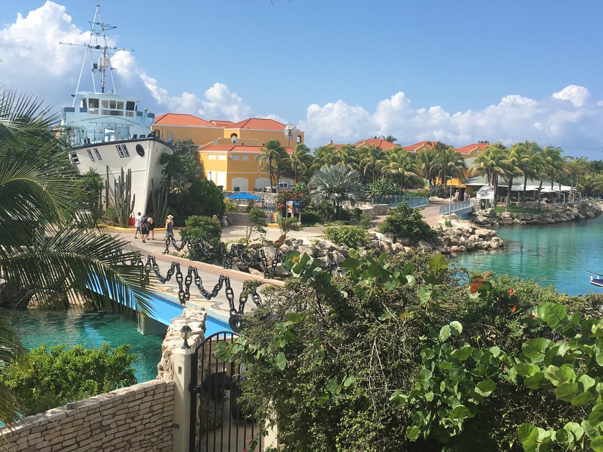 Ocean Sky Apartments Willemstad Luaran gambar